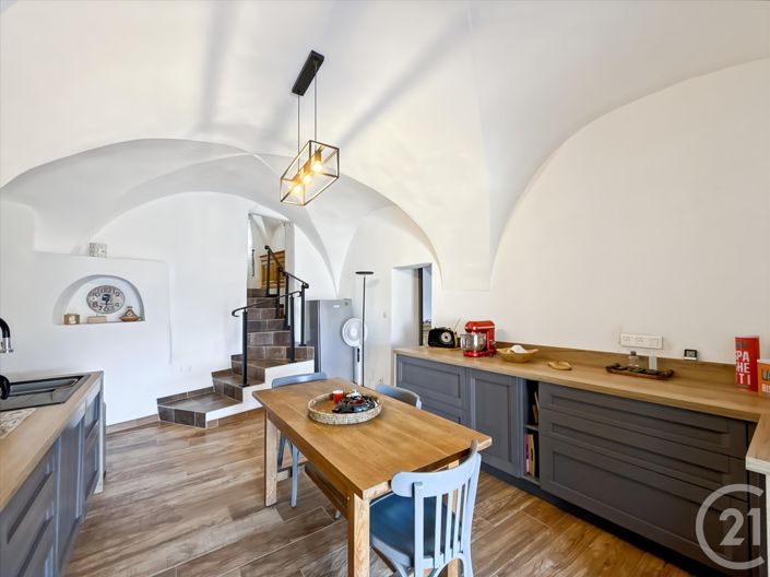 Image No.8-2 Bed House for sale