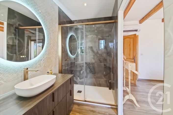 Image No.2-6 Bed House for sale