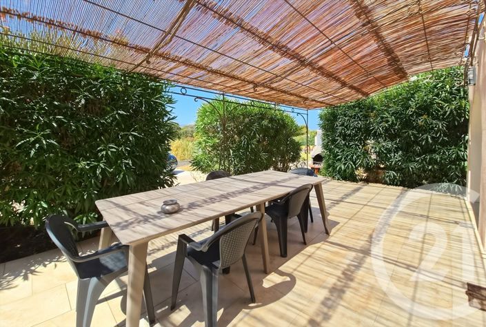 Image No.8-6 Bed House for sale