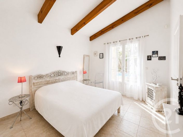 Image No.17-4 Bed House for sale