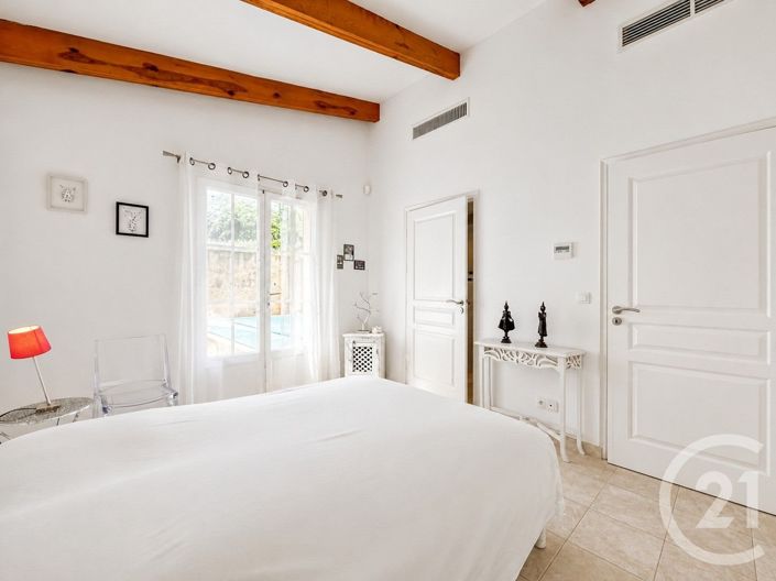 Image No.18-4 Bed House for sale