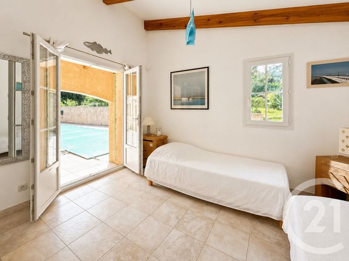 Image No.22-4 Bed House for sale