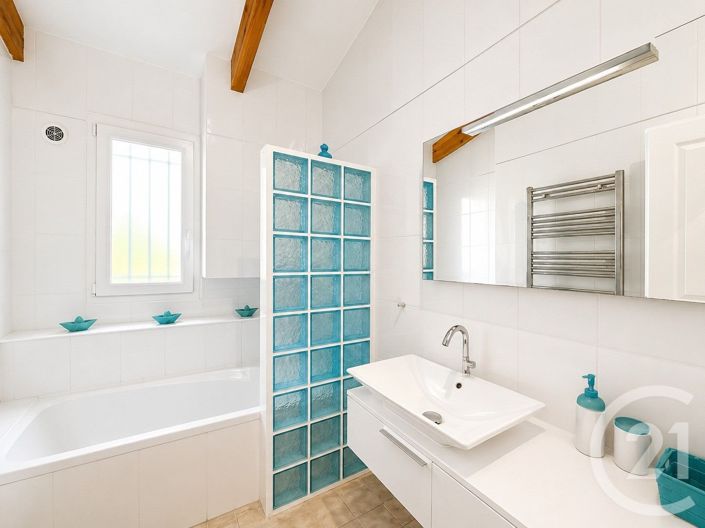 Image No.23-4 Bed House for sale