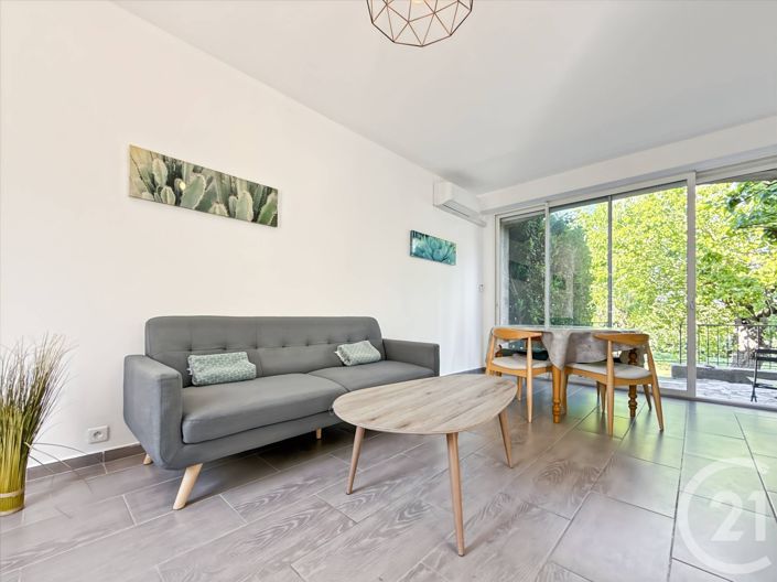 Image No.10-8 Bed House for sale