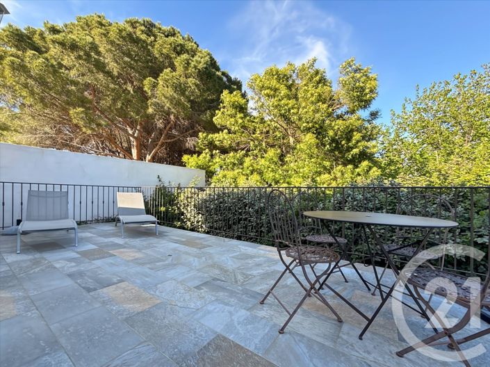 Image No.16-8 Bed House for sale