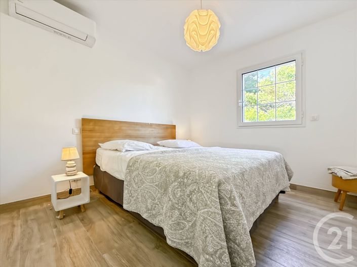 Image No.18-8 Bed House for sale