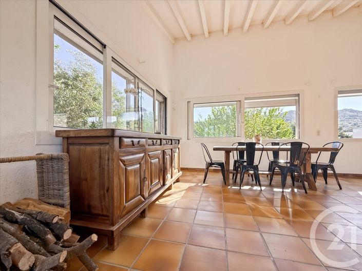 Image No.4-8 Bed House for sale