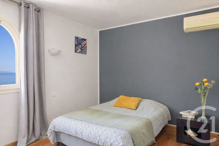 Image No.18-4 Bed House for sale
