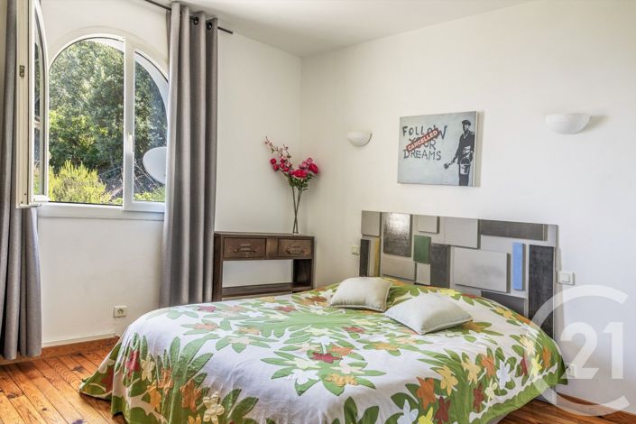 Image No.19-4 Bed House for sale