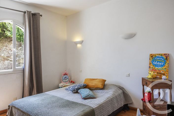 Image No.20-4 Bed House for sale