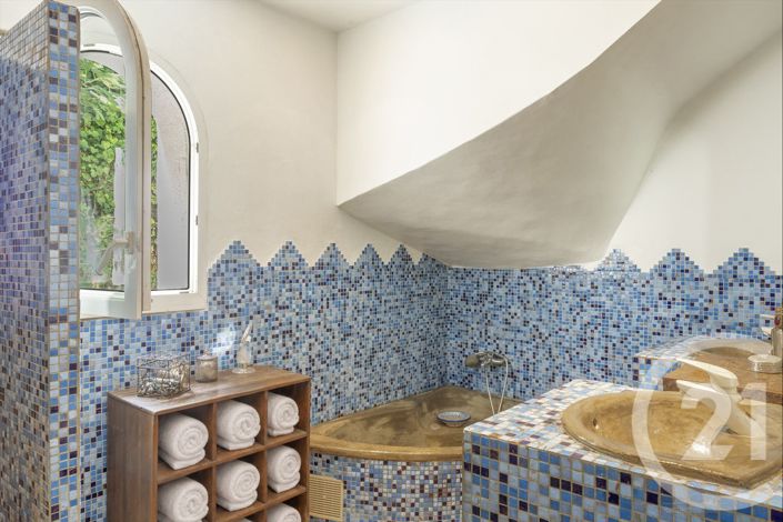 Image No.21-4 Bed House for sale