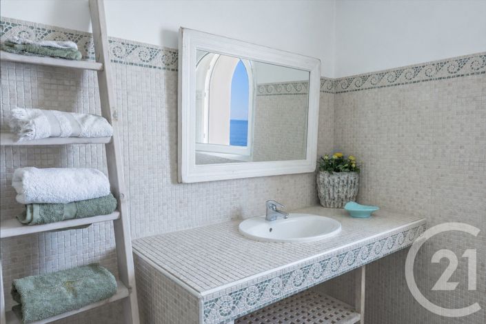 Image No.24-4 Bed House for sale