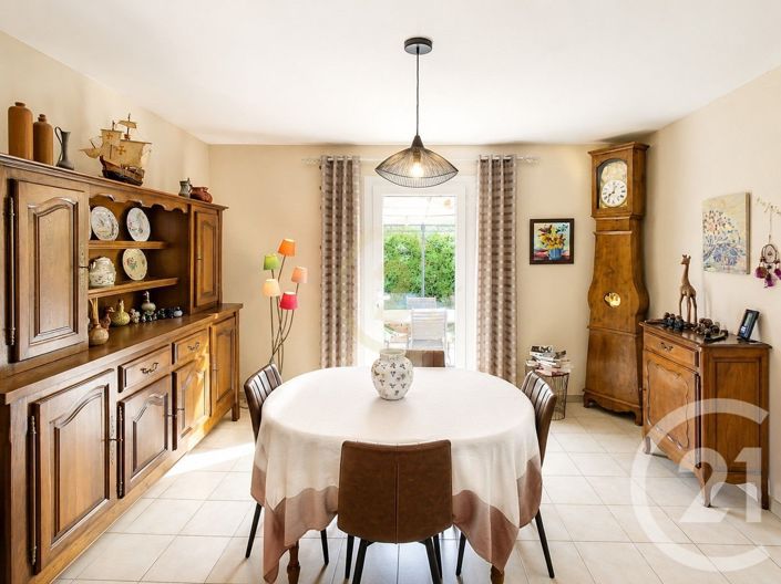 Image No.10-2 Bed House for sale