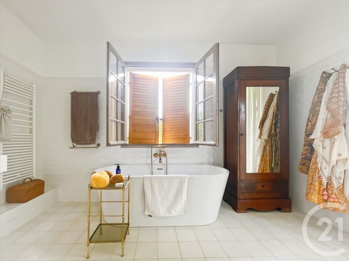 Image No.11-6 Bed House for sale