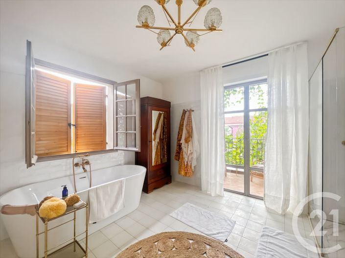 Image No.12-6 Bed House for sale