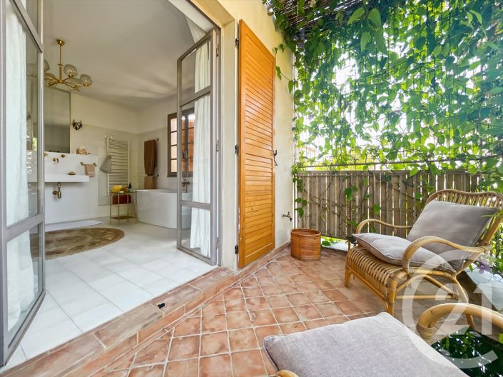 Image No.13-6 Bed House for sale