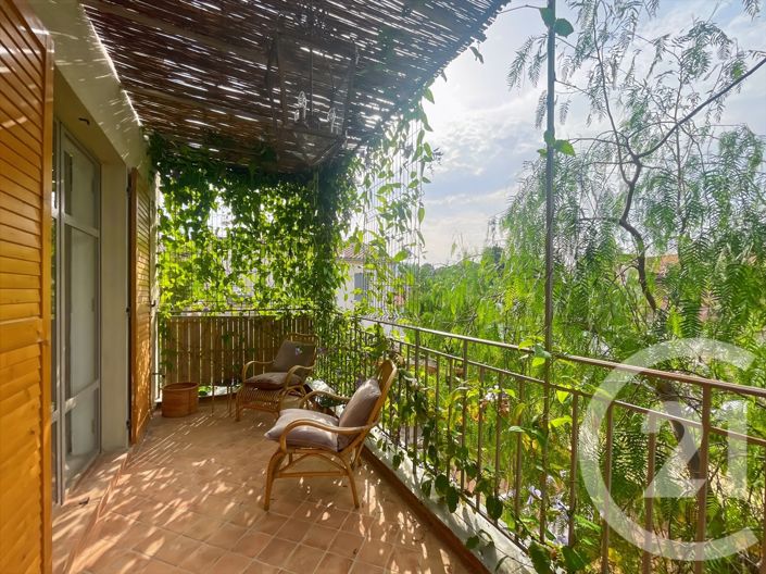 Image No.19-6 Bed House for sale