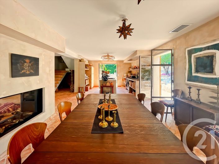 Image No.2-6 Bed House for sale