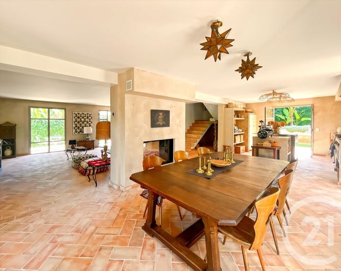 Image No.7-6 Bed House for sale