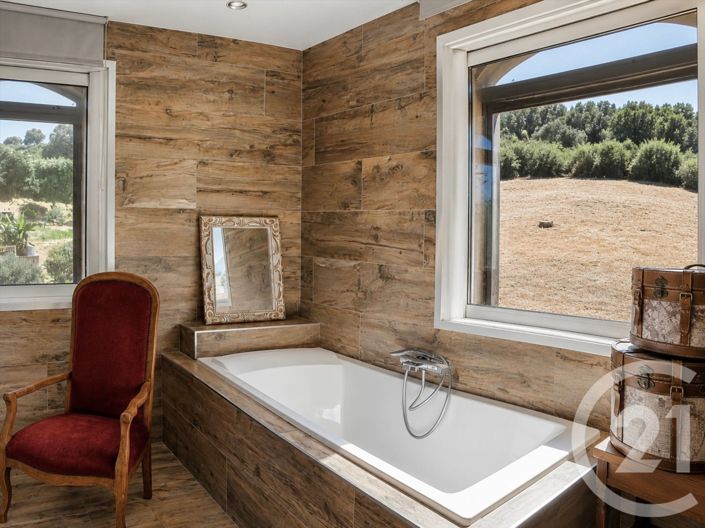 Image No.10-6 Bed House for sale