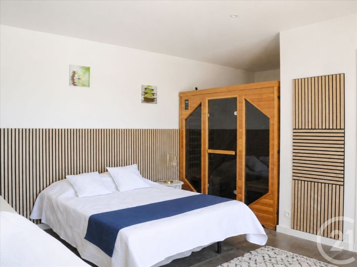 Image No.15-6 Bed House for sale