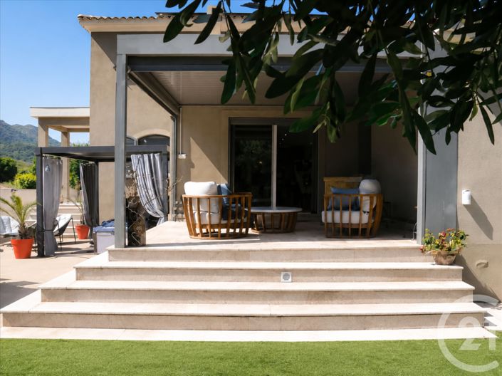 Image No.19-6 Bed House for sale