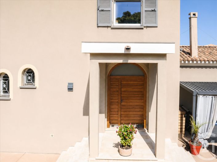Image No.21-6 Bed House for sale