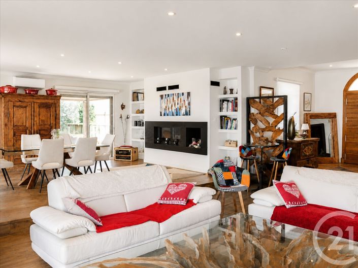 Image No.3-6 Bed House for sale