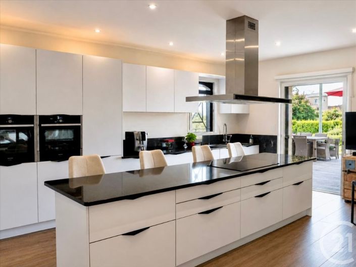 Image No.5-6 Bed House for sale