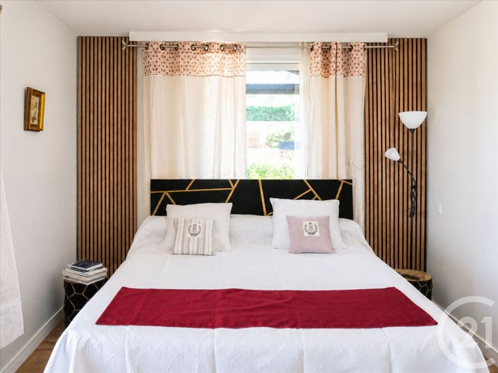 Image No.7-6 Bed House for sale