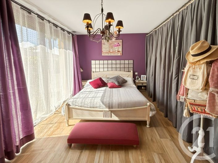 Image No.16-6 Bed House for sale
