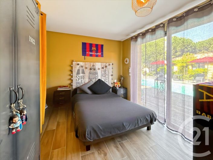 Image No.17-6 Bed House for sale