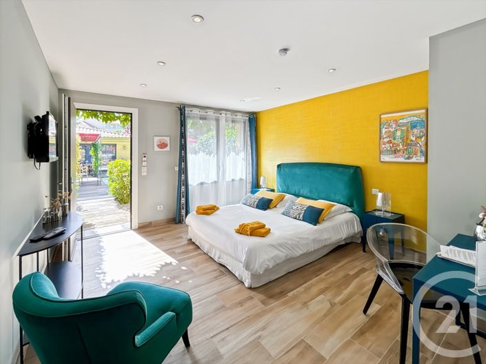 Image No.22-6 Bed House for sale