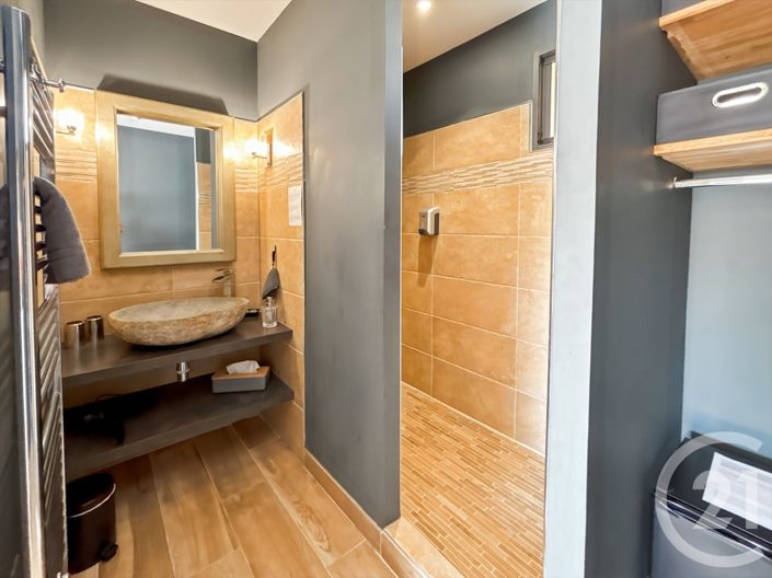Image No.25-6 Bed House for sale