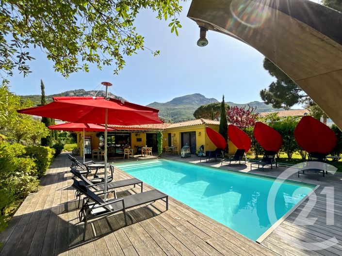 Image No.9-6 Bed House for sale