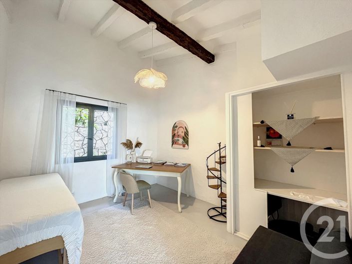 Image No.18-5 Bed House for sale