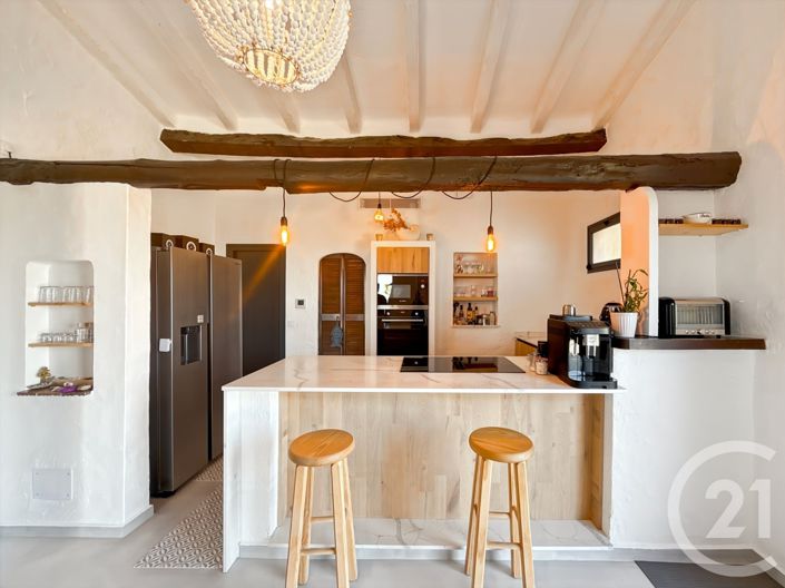 Image No.8-5 Bed House for sale