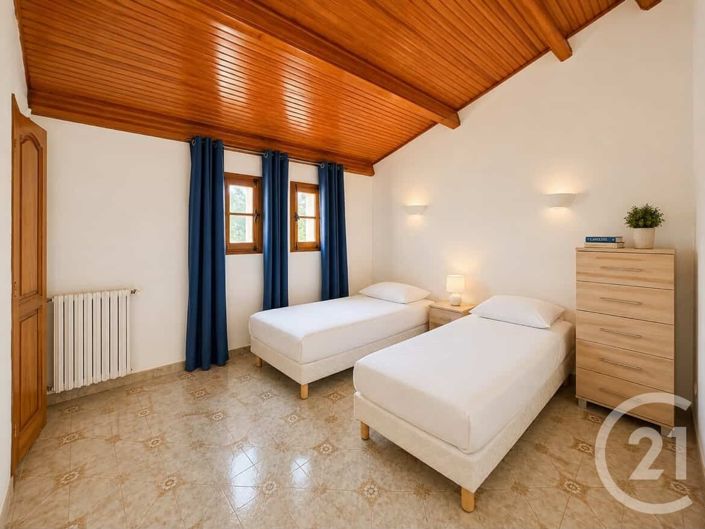 Image No.15-10 Bed House for sale