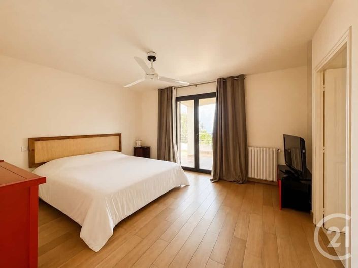 Image No.19-10 Bed House for sale