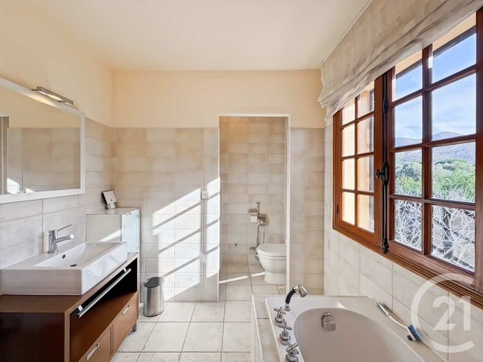 Image No.20-10 Bed House for sale