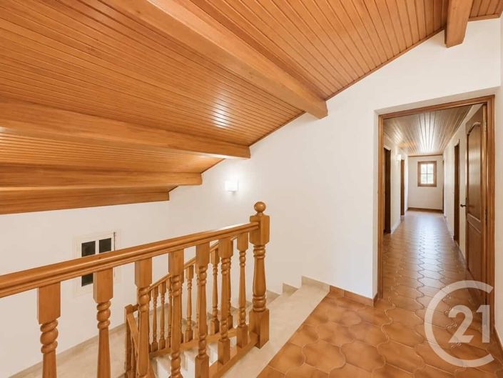 Image No.22-10 Bed House for sale