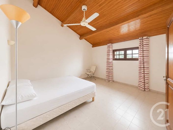Image No.26-10 Bed House for sale