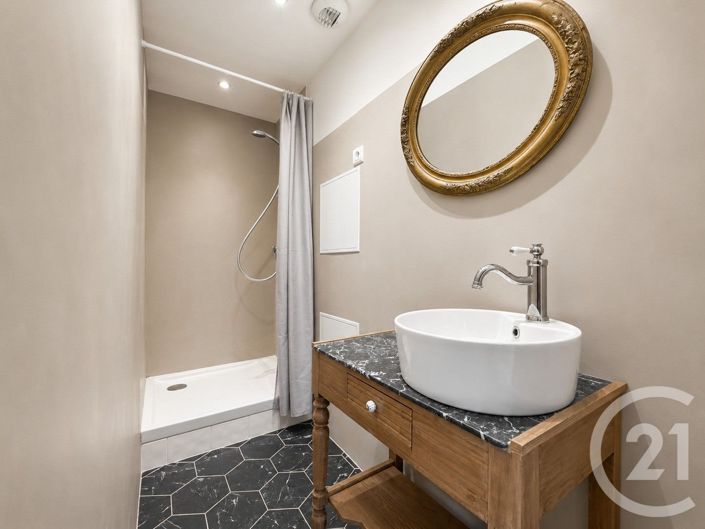 Image No.10-3 Bed Apartment for sale