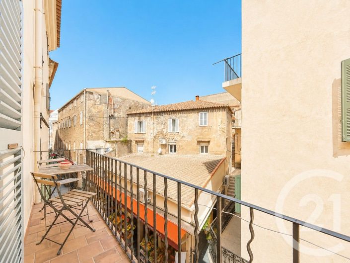 Image No.14-3 Bed Apartment for sale