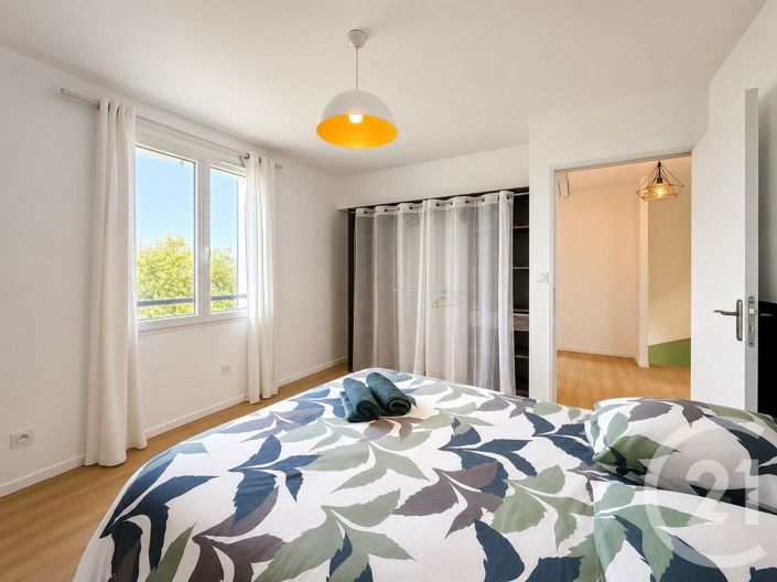 Image No.21-4 Bed House for sale