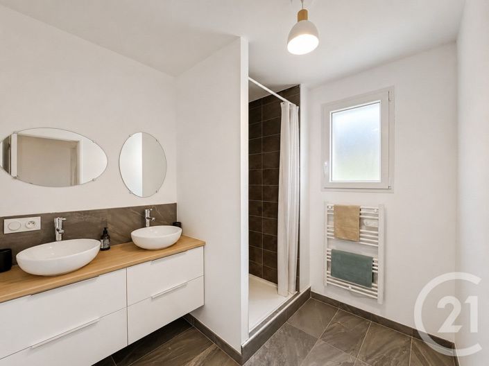 Image No.25-4 Bed House for sale