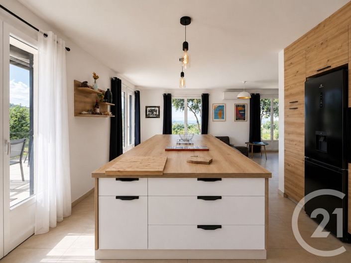 Image No.8-4 Bed House for sale
