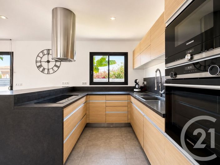 Image No.10-5 Bed House for sale