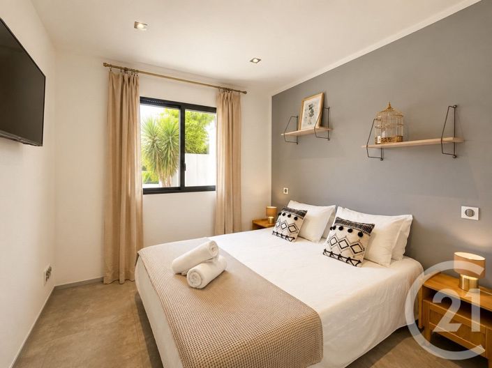 Image No.12-5 Bed House for sale