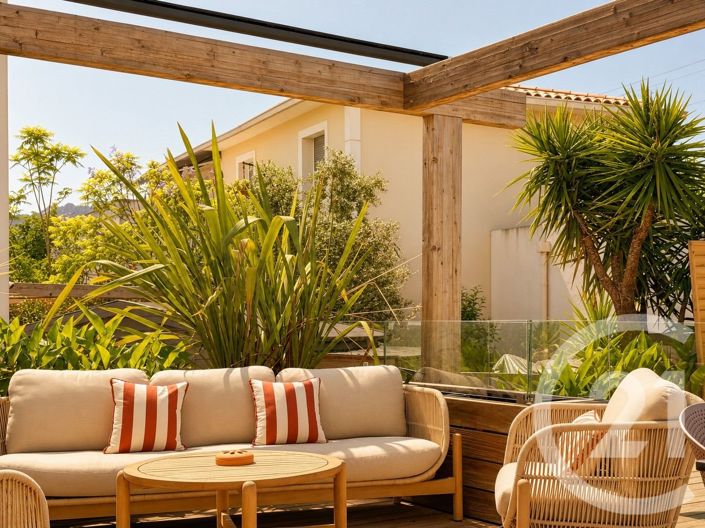 Image No.20-5 Bed House for sale